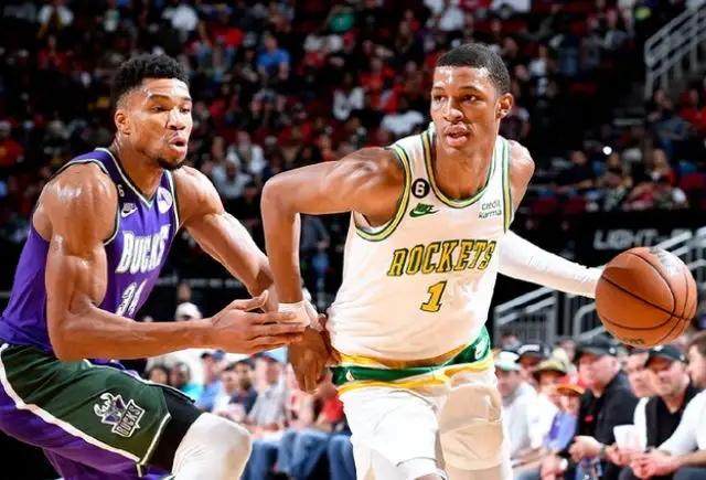 开云APP-爆冷输球雄鹿暂缓超越绿军 未来7战将迎魔鬼赛程