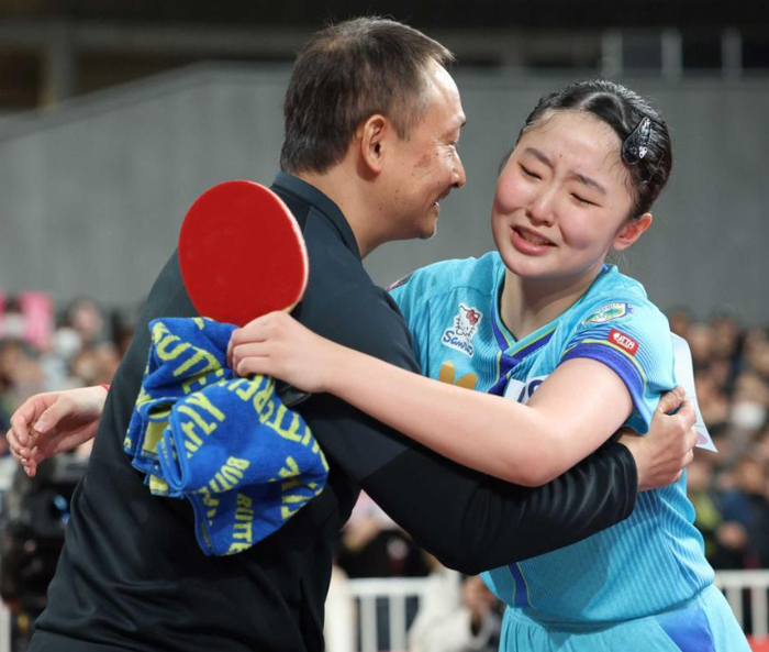 开云官网-张本美和与父亲泪洒当场！17岁创5纪录成日乒首人 日媒：她的时代到来|日本|锦标赛|全日本锦标赛|决赛|早田希娜_新浪体育_新浪新闻