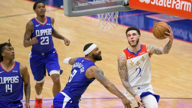 惨败鹈鹕暴露快艇顽疾，莱昂纳德罕见朝队友发飙