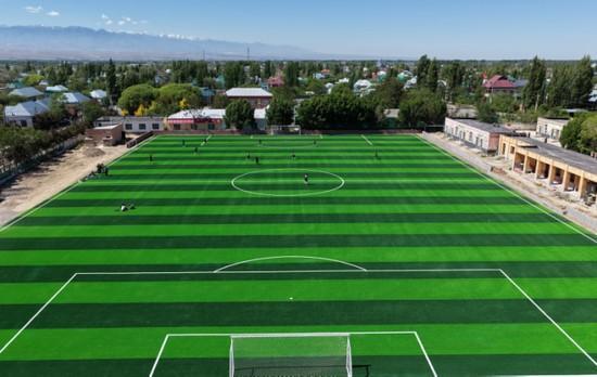 开云中国-新疆伊宁一青年投资500万元,在当地自建FIFA标准足球场
